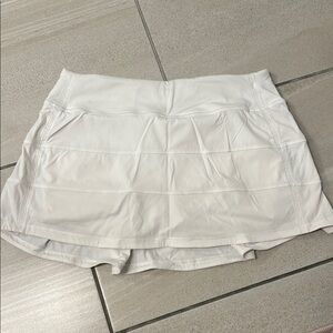 LULULEMON 6 EUC White Athletic/Tennis Skort